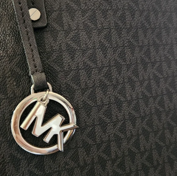 Michael Kors Brand NEW purse, wallet and bag insert. - Picture 6 of 6